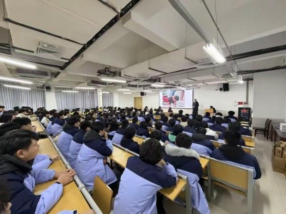 简篇-【树人堂】从被呵护到会担当：成长的蜕变之路